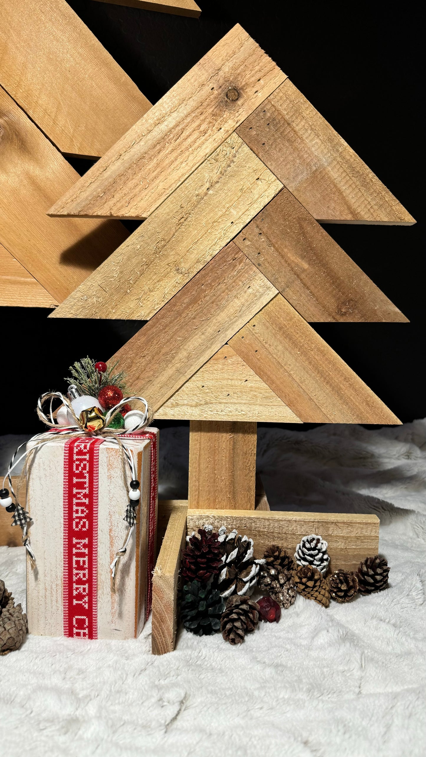 Distressed White Christmas Gift Decor Set